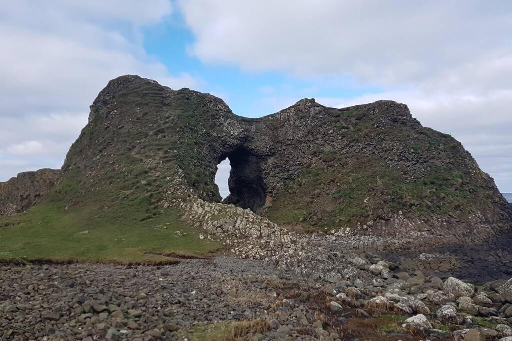 Mcconaghys Glenside Farmhouse Whitepark Bay Ballintoy Dış mekan fotoğraf